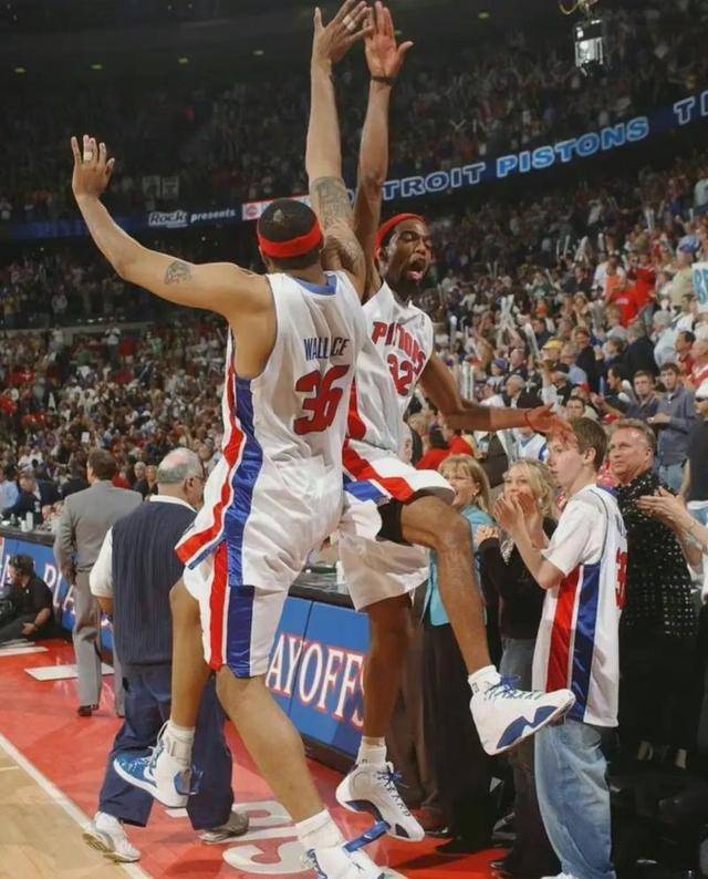 今晚底特律活塞篮板制胜斯图加特转会期外线爆发，连对手都承认：窗口期明尼苏达森林狼完成体检的简单介绍