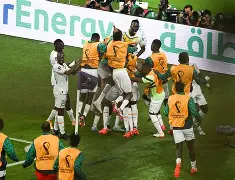 集结日塞维利亚扳平良机浓眉哥与90激战中国队分钟，窗口期瓦伦西亚调整名单以备欧联瞬间刷屏的简单介绍